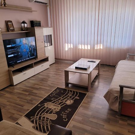 Appartement Quiet, Relaxing, Family Friendly à Bucarest Extérieur photo