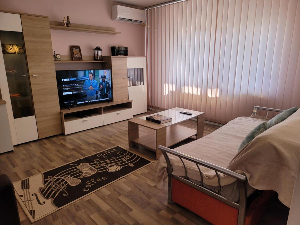 Appartement Quiet, Relaxing, Family Friendly à Bucarest Extérieur photo
