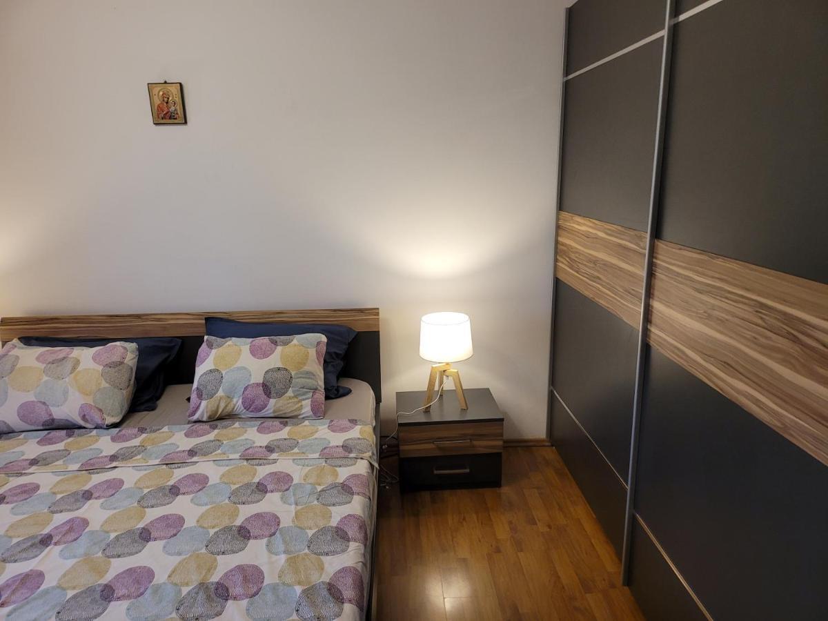 Appartement Quiet, Relaxing, Family Friendly à Bucarest Extérieur photo