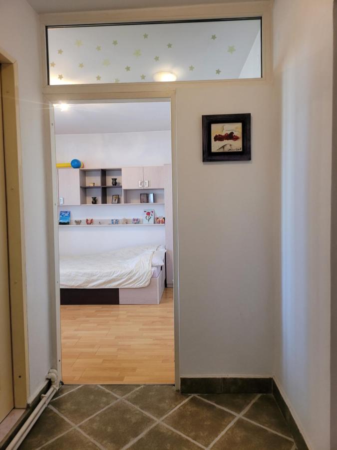Appartement Quiet, Relaxing, Family Friendly à Bucarest Extérieur photo