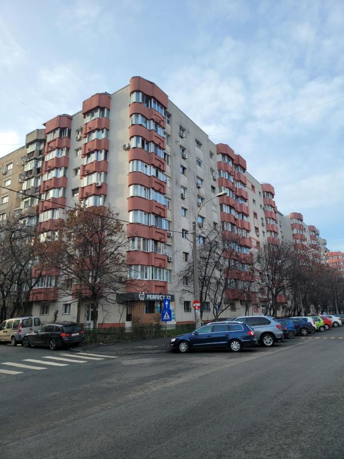 Appartement Quiet, Relaxing, Family Friendly à Bucarest Extérieur photo