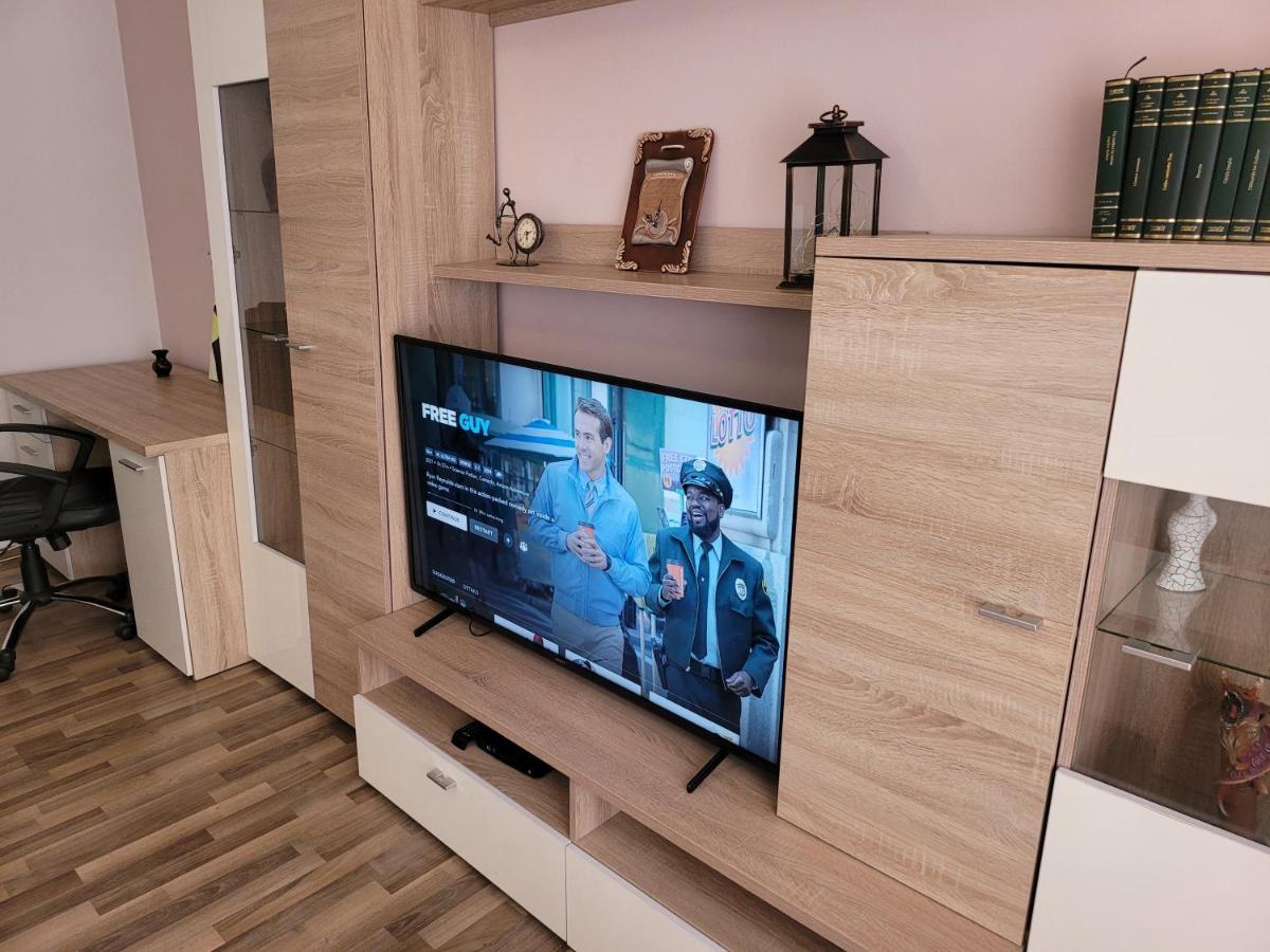 Appartement Quiet, Relaxing, Family Friendly à Bucarest Extérieur photo