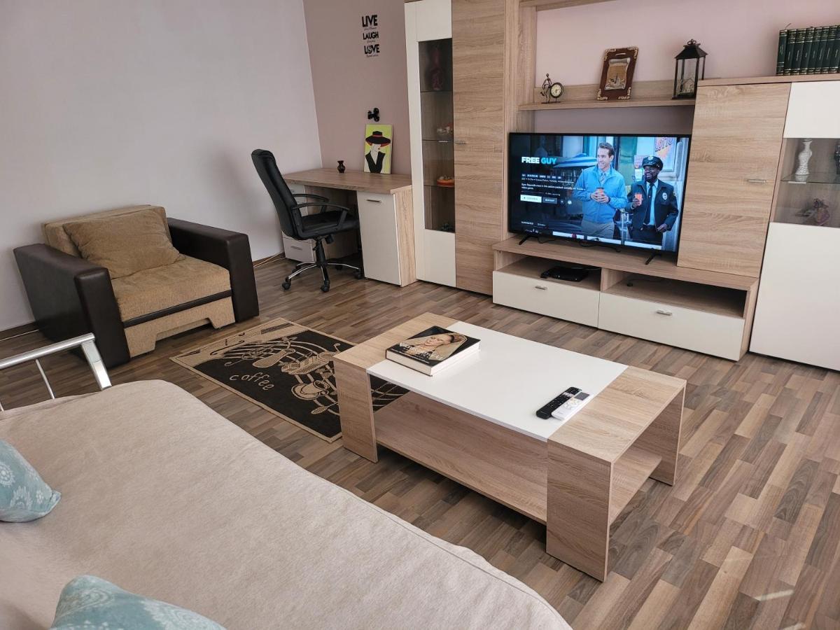 Appartement Quiet, Relaxing, Family Friendly à Bucarest Extérieur photo