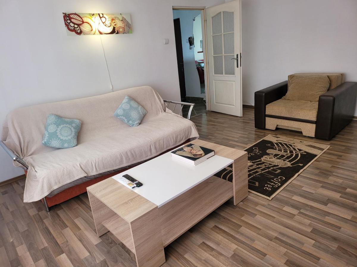 Appartement Quiet, Relaxing, Family Friendly à Bucarest Extérieur photo