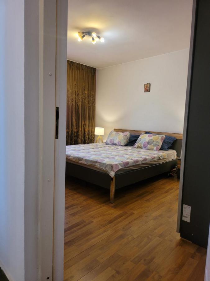 Appartement Quiet, Relaxing, Family Friendly à Bucarest Extérieur photo