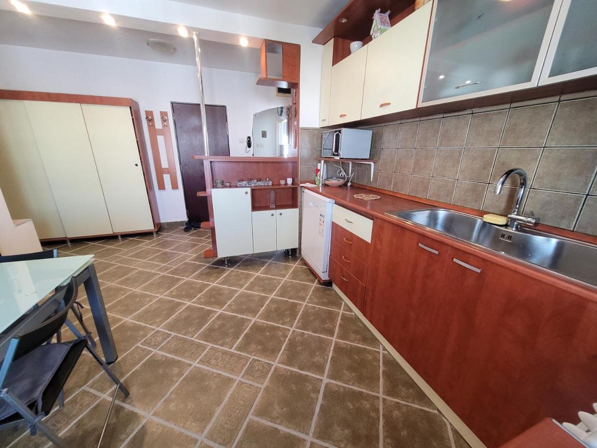 Appartement Quiet, Relaxing, Family Friendly à Bucarest Extérieur photo