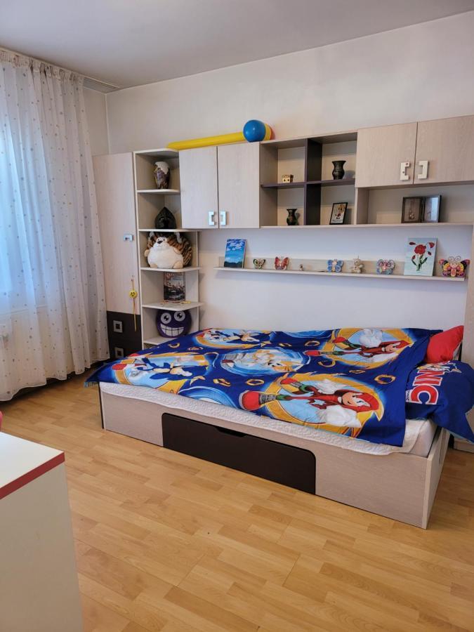Appartement Quiet, Relaxing, Family Friendly à Bucarest Extérieur photo